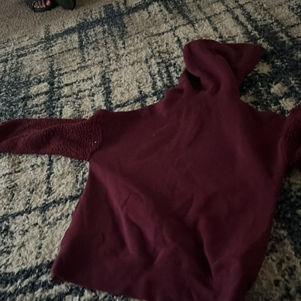 Too small - Picture 3 of 3
